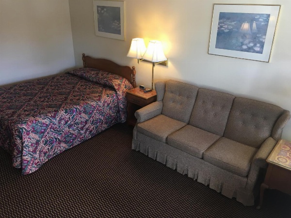 Catamount Motel image 1