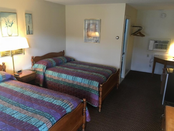 Catamount Motel image 5